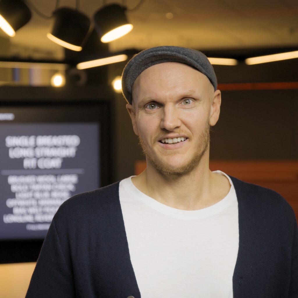 Building bridges between fashion and technology